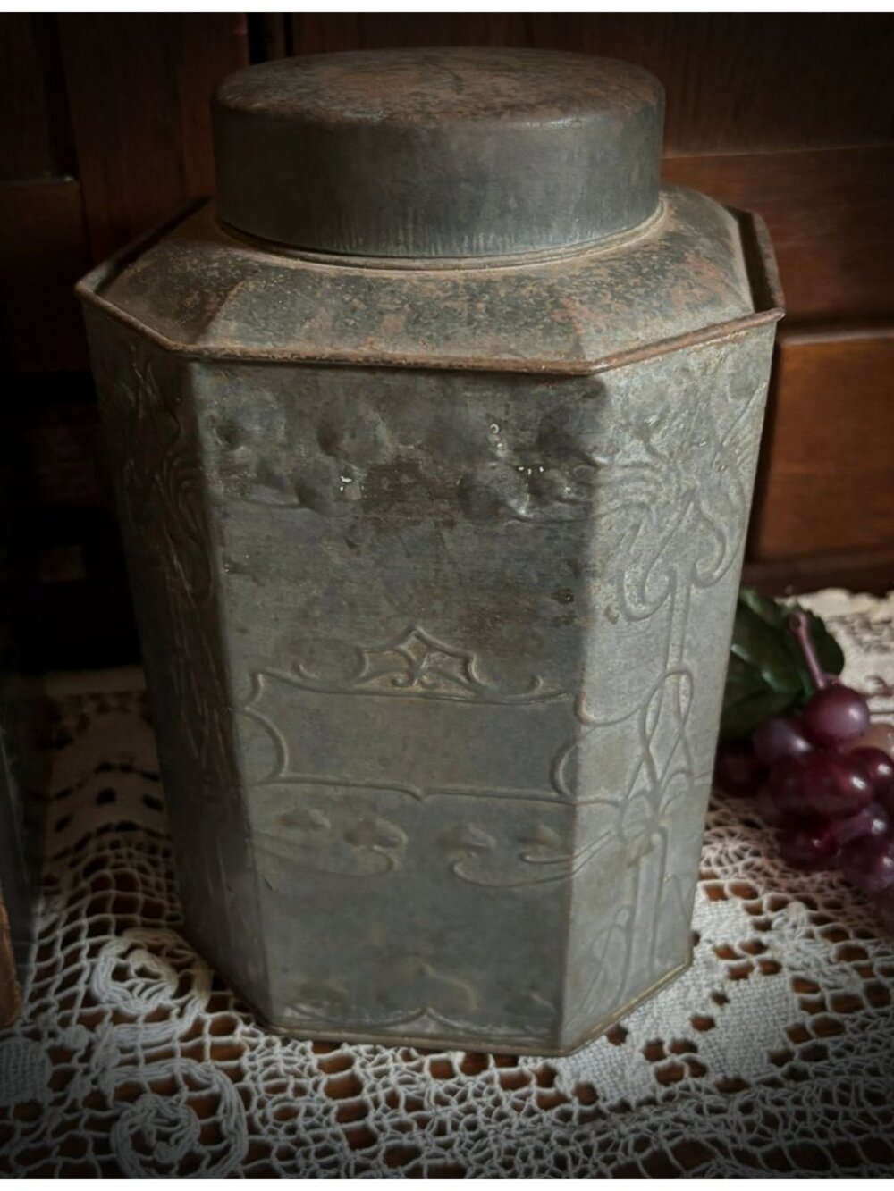 Antique Tea Tin Canister, Early 1900s Metal Storage Box, Rustic European Farmhou - Picture 7 of 7